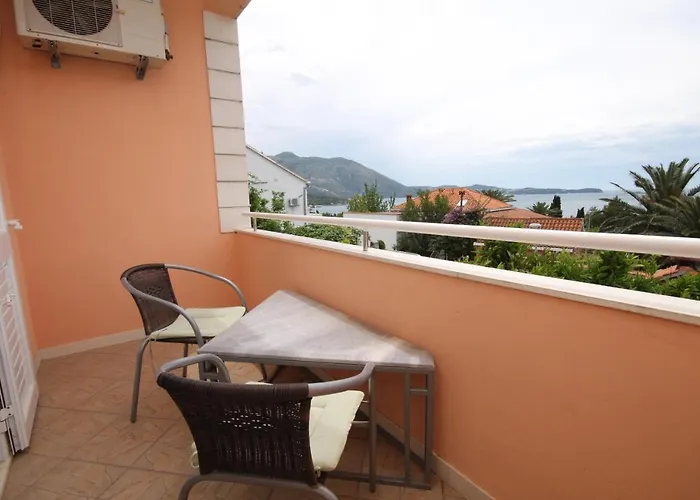 Apartamento With A Parking Space Mlini, Dubrovnik - 8995 Mlini